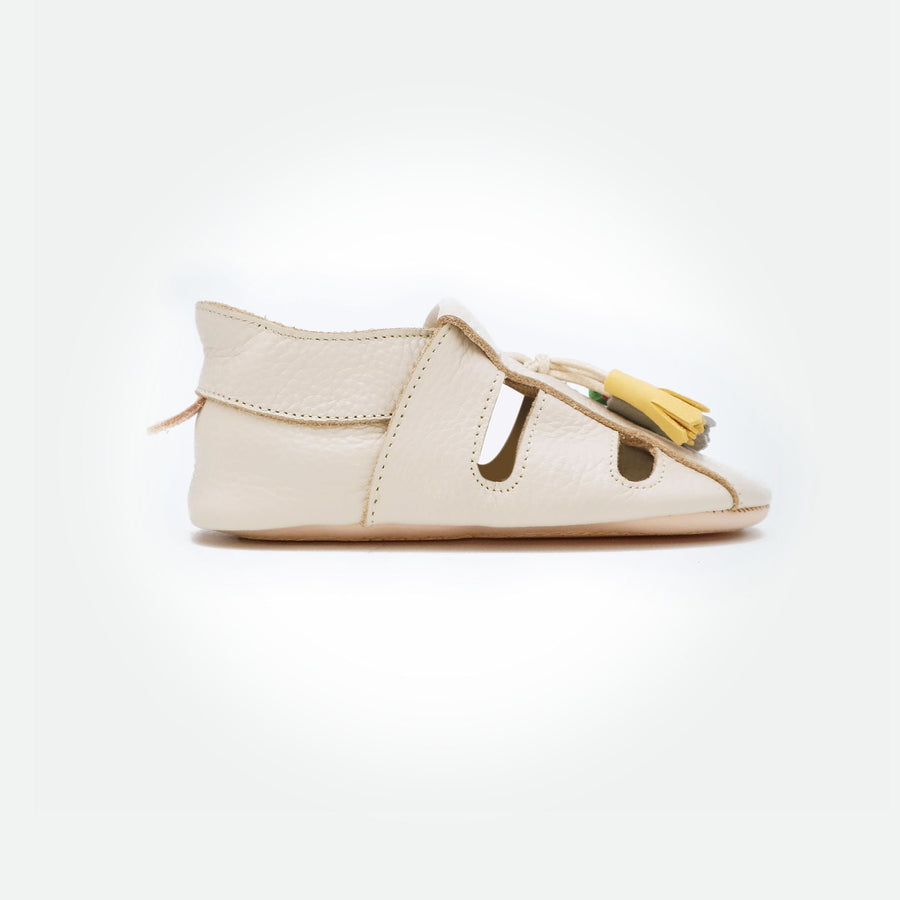 Bora Moccasins Sandals - Ivory - Pyopp